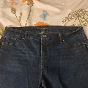 Chico’s size 2.5 Cropped Dark Wash Jeans
